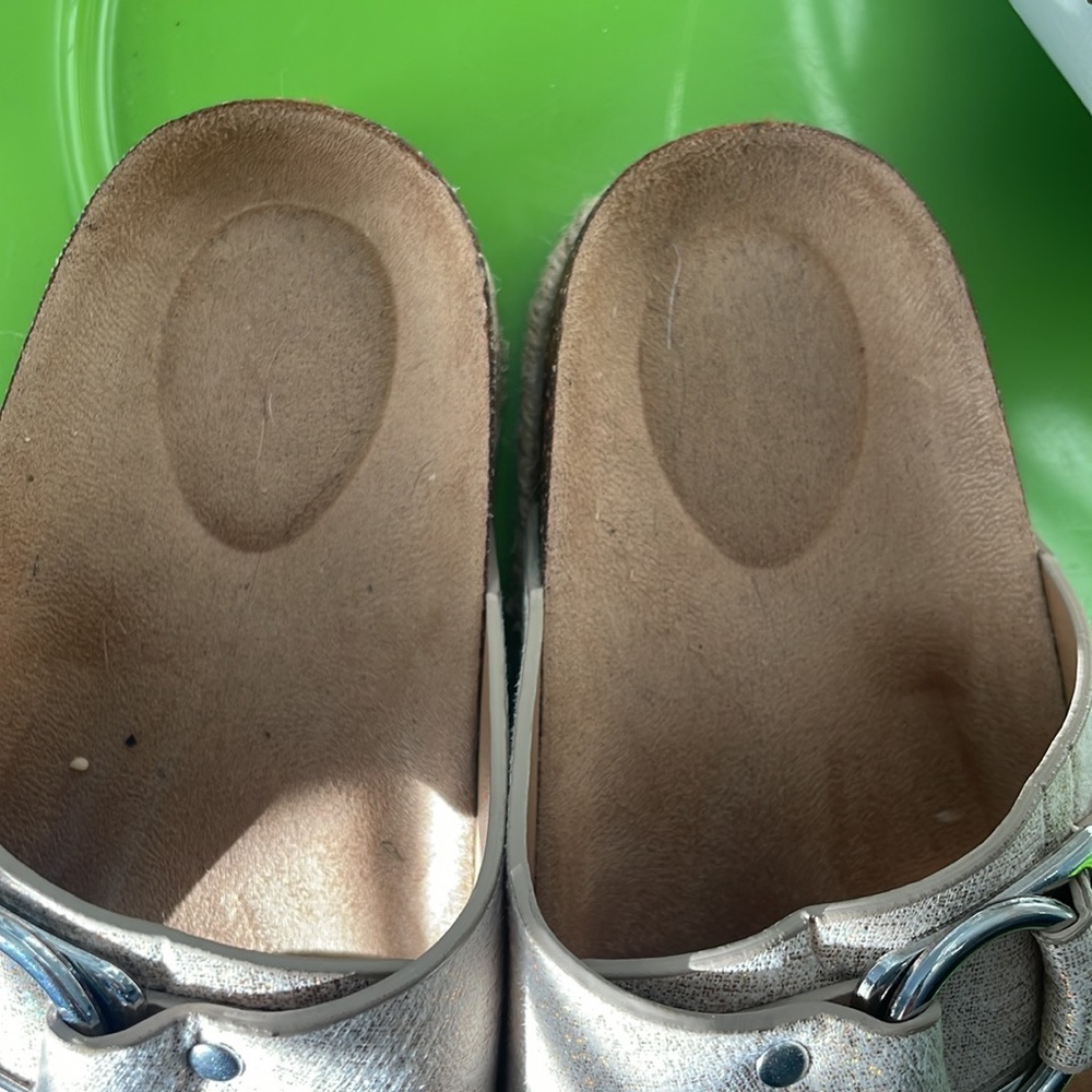 Faux leather size 4 shimmery tan buckle slide sandals boho Festival hippie - Picture 4 of 7